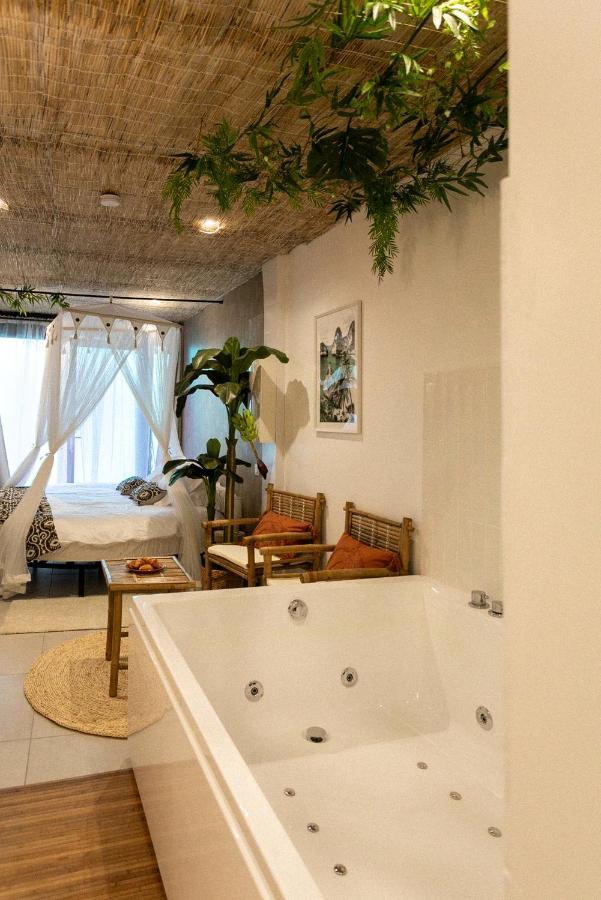 Bali Serenity Balneo Et Lit Rond Lagnieu 외부 사진